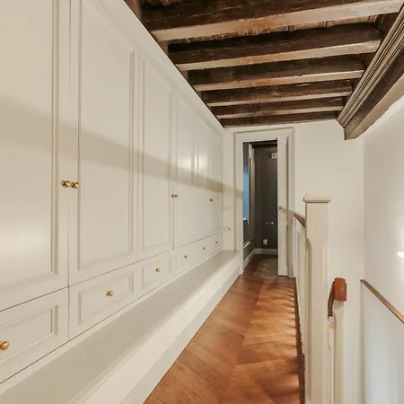 Villa Elegant In The Centre Of